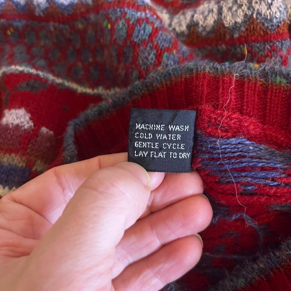 Vintage Answers by Riddles Size M Red Pullover Sweater Patterned Acrylic - Picture 10 of 10